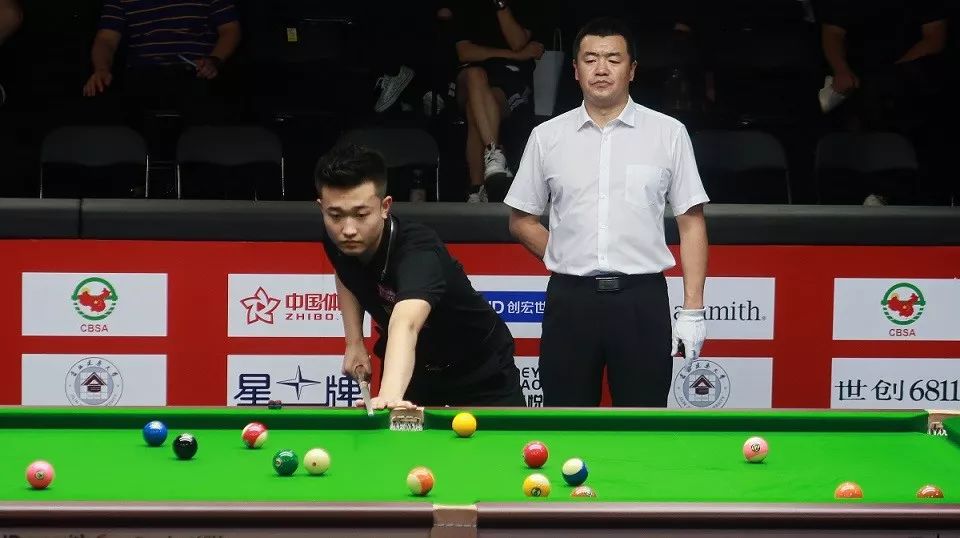 不仅依赖于 不仅依赖于